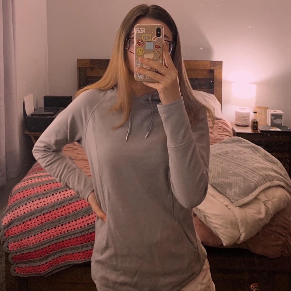 ⭐️Grey Fitted Hoodie⭐️